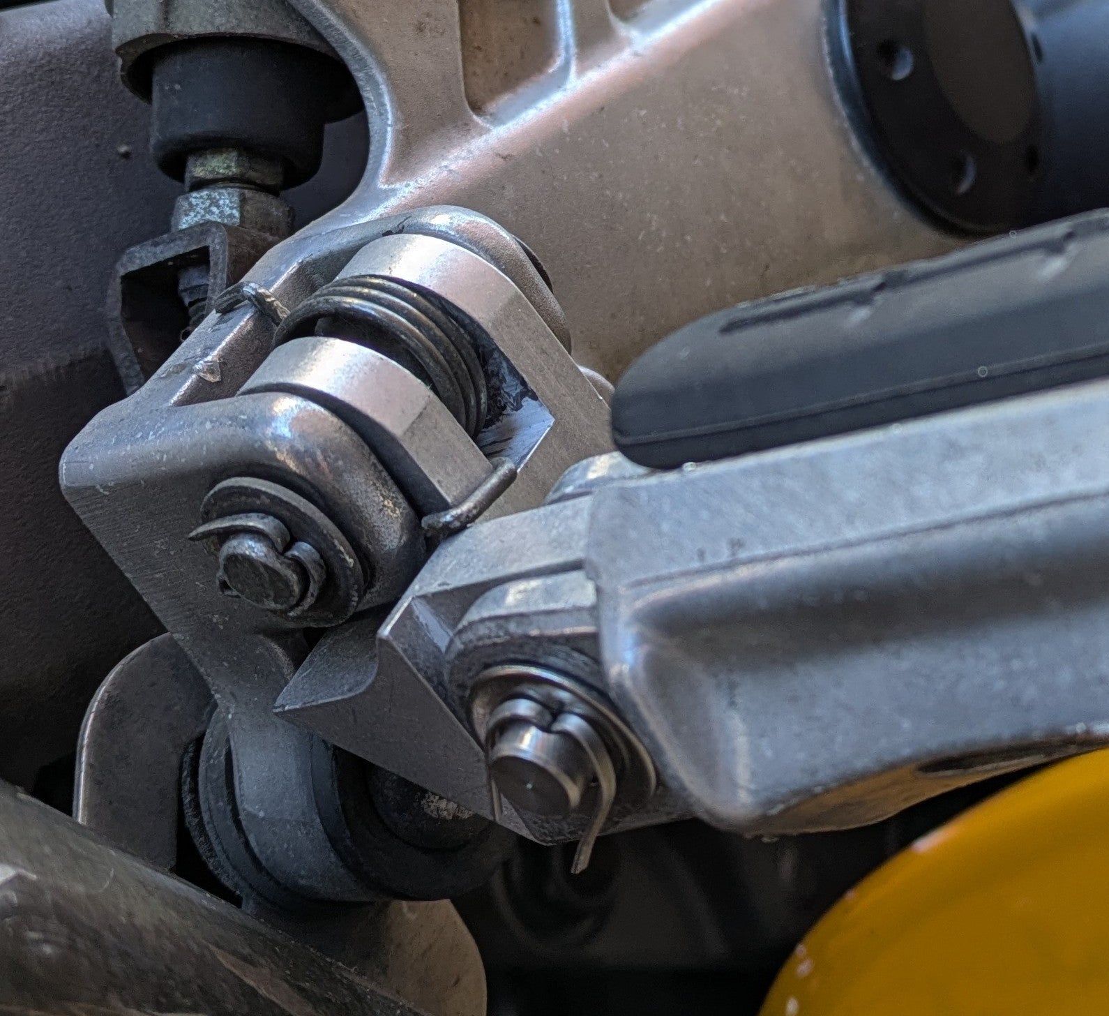 Honda CBR1000F 1987 to 1999 with 41mm Forks Conversion Bracket Comfort Kit