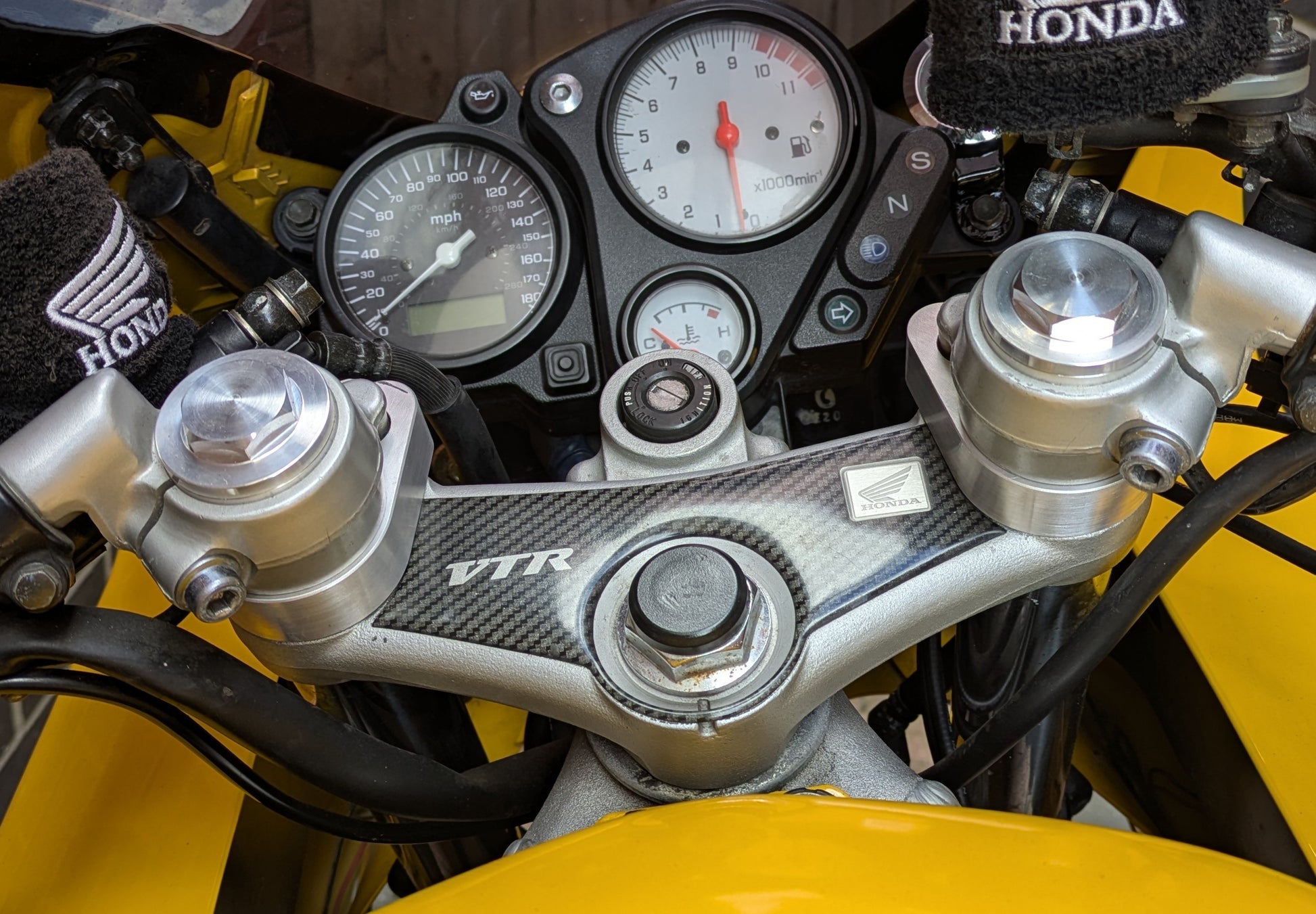 Honda CBR1000F 1987 to 1999 20mm Bar Riser Comfort Kit